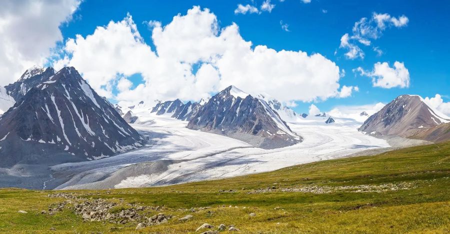 Trekking to Mt.Tsambagarav