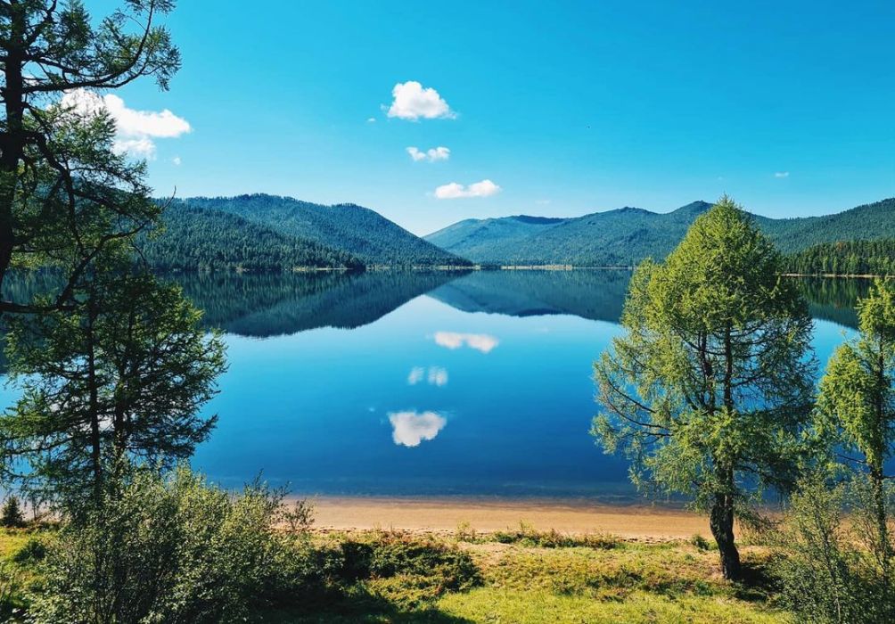 Trekking around Eight Lakes
